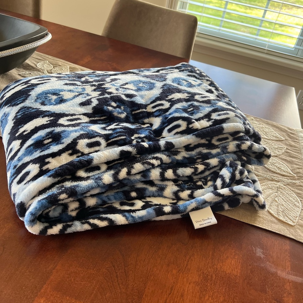 NWOT Vera Bradley Throw